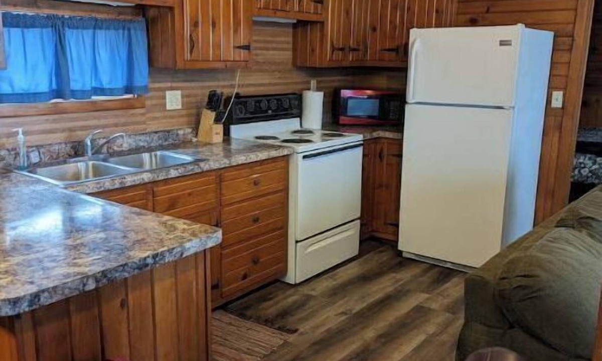 Faribault Cabin | Lakeshore Cabin @ Winjums