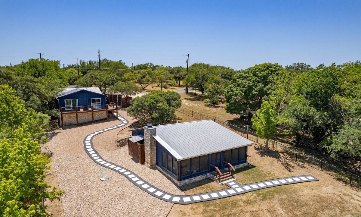 Spicewood House | Lakeshore Oasis-Private Dock-2 Homes in 1!
