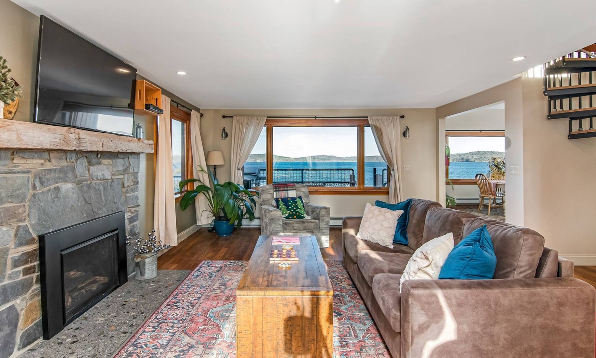 Malletts Bay Condo | Lakeshore Vermont LLC