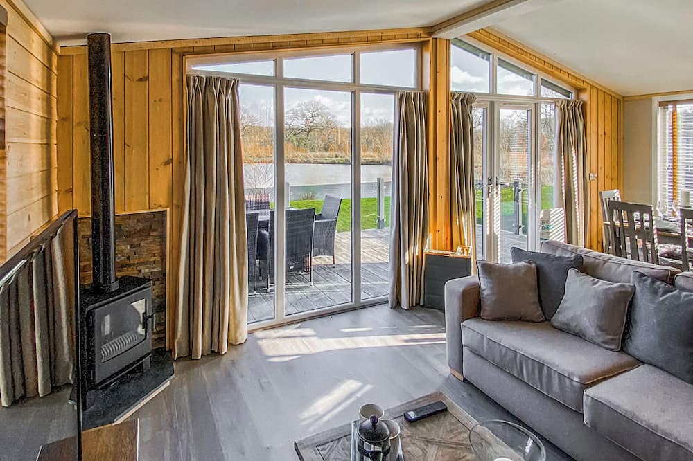 Woodhall Spa Ski Chalet | Lakeside 14 Casa Pet Friendly