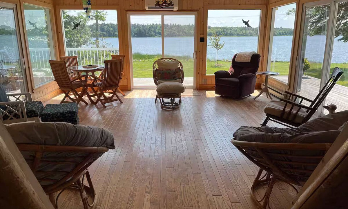 Clare Cottage | Lakeside A-frame Cottage
