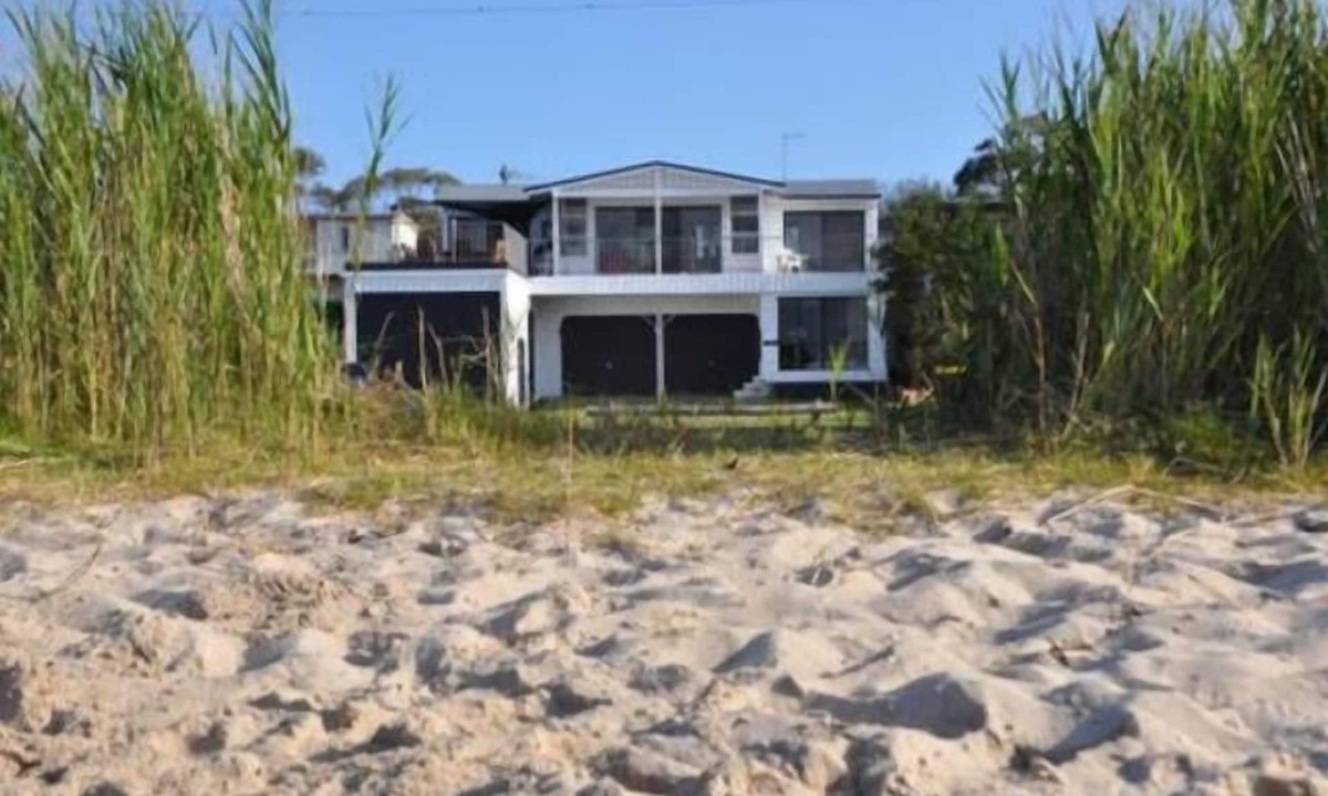 Loch Sport House | Lakeside - Absolute Waterfront