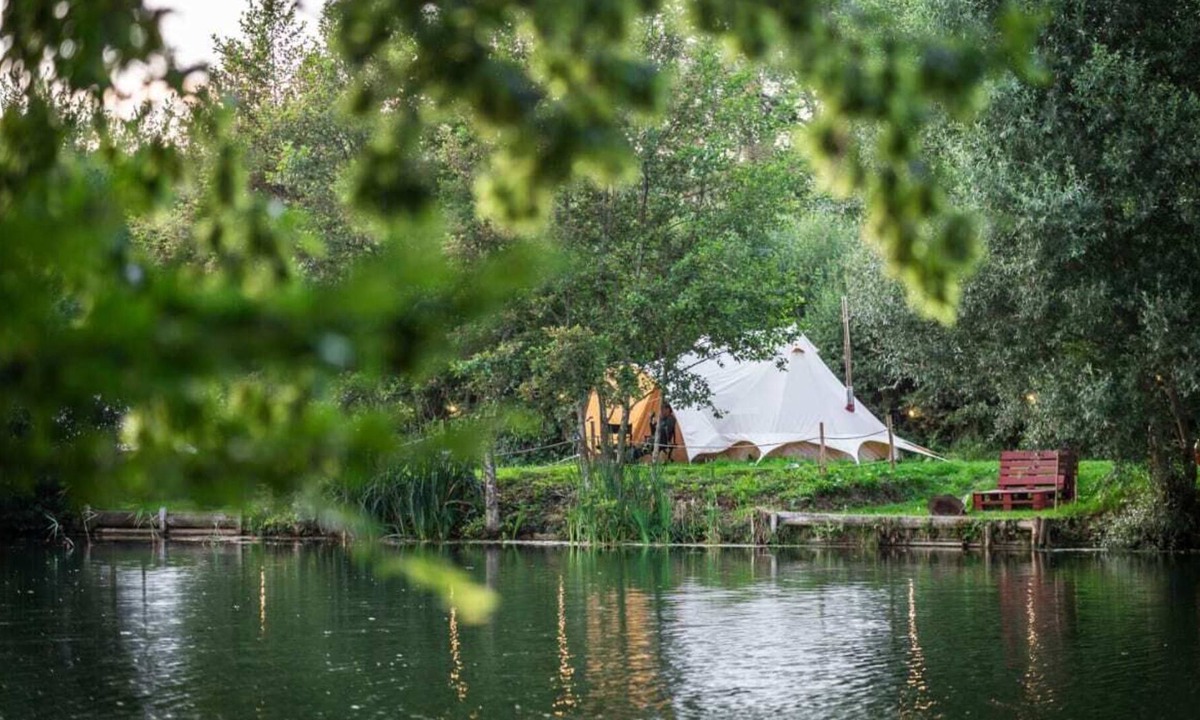 Nunney RV Rental | Lakeside Bell Tent - Canvas Studio at Marston Park