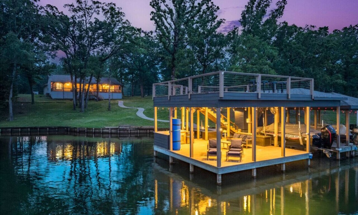 Dogwood House | Lakeside Bliss | Best Patio & Dock with Lilypad