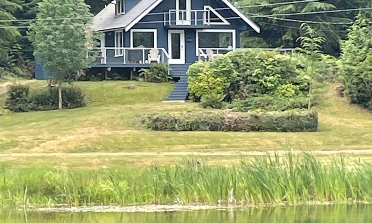 Lummi Island Cabin | Lakeside Cabin on Lummi Island