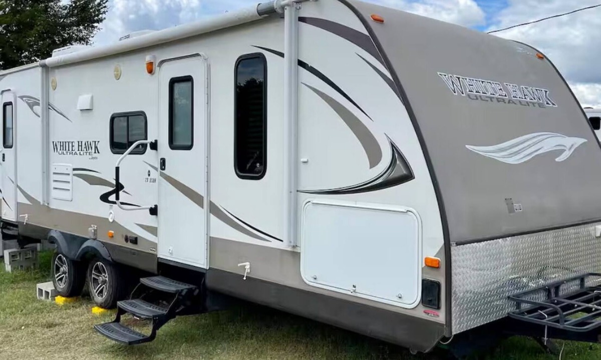 Bridgeport House | Lakeside Camper that Sleeps 8!