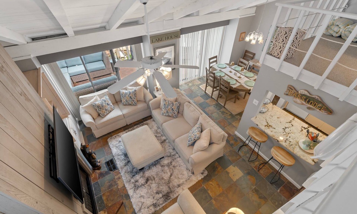 Horseshoe Bay Apartment | Lakeside condo Retreat in Horseshoe Bay