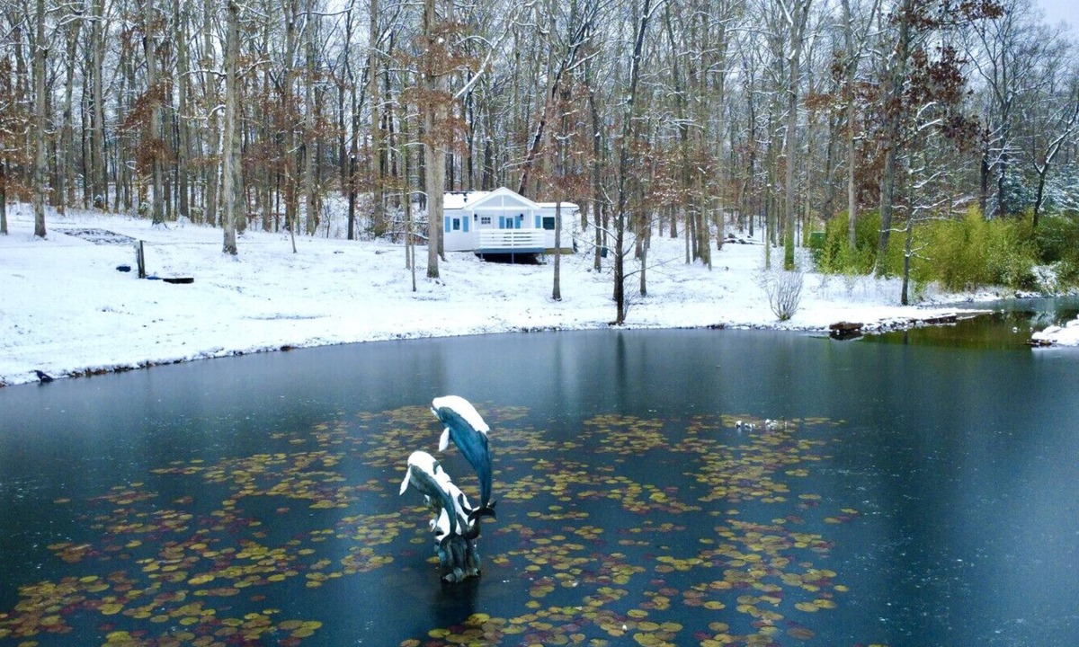 Henryville House | Lakeside Cottage: 1 bed/1 bath