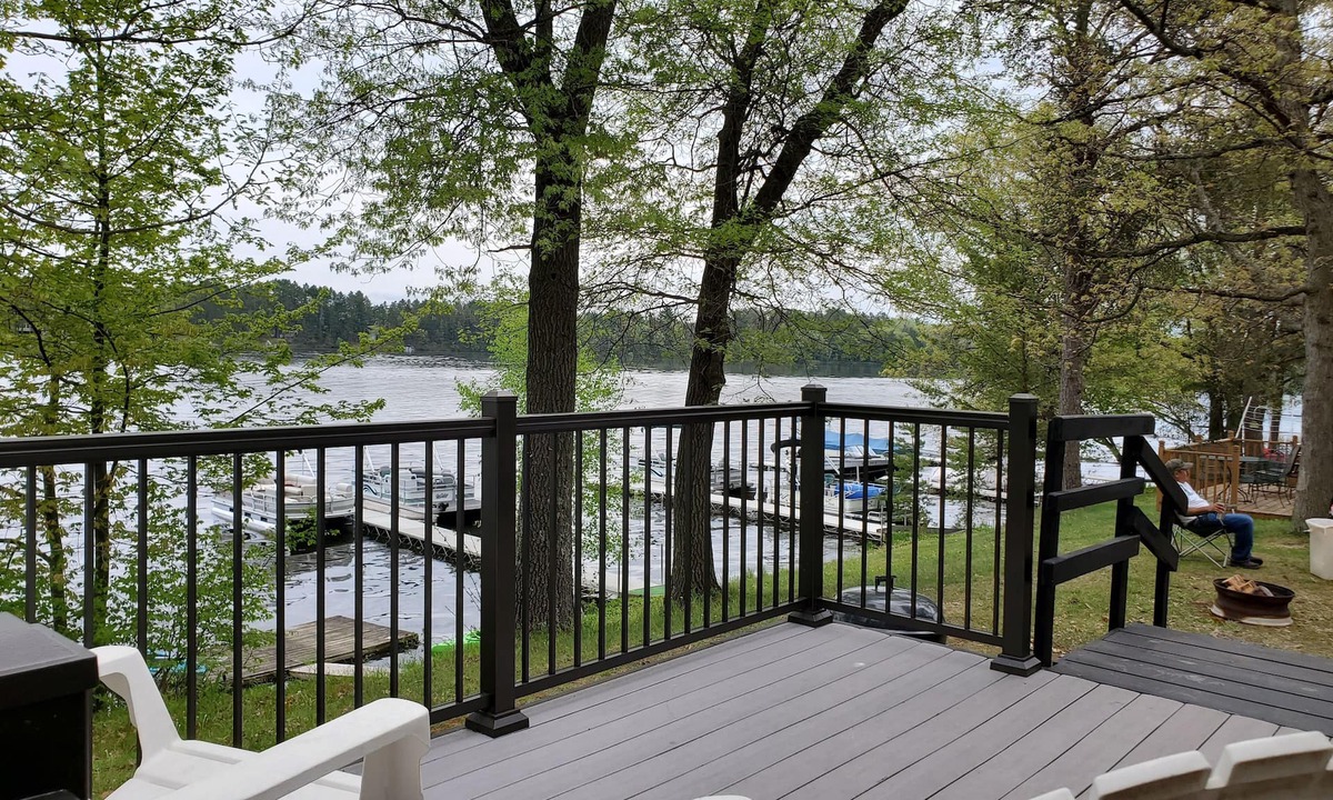 Spooner Cottage | Lakeside Cottage!