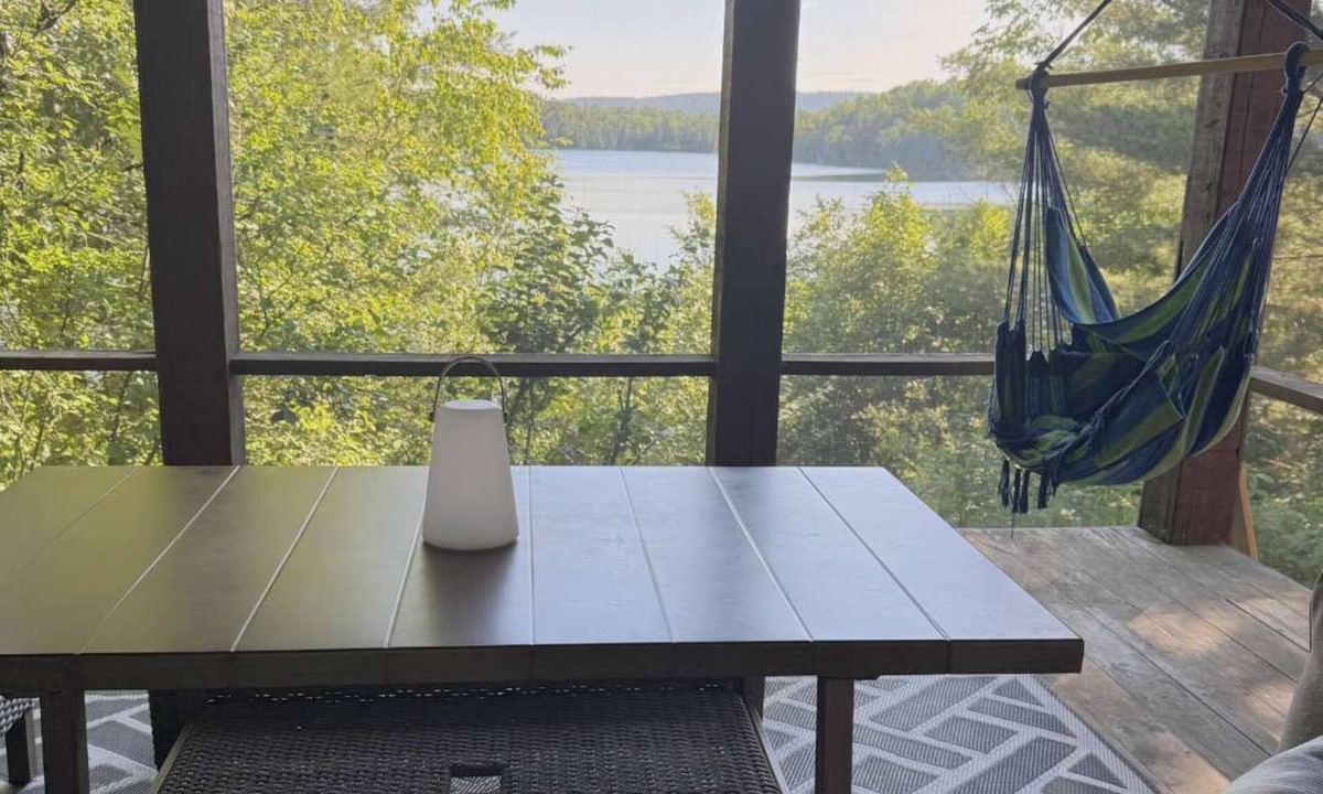 Blue Sea Ski Chalet | Lakeside Cozy Retreat : Morissette Base Camp