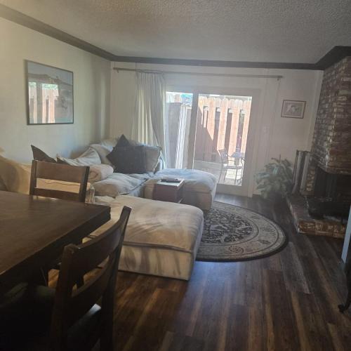 Tahoya Shores Apartment | Lakeside Dreamzzz