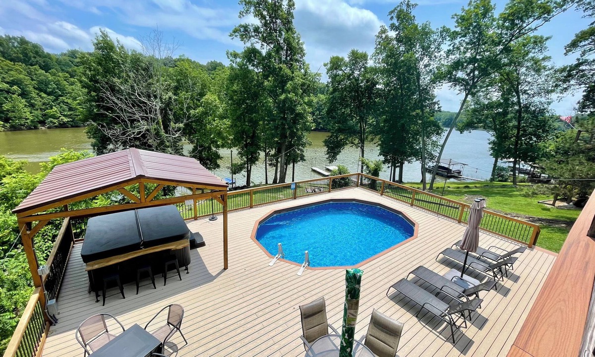 Eddyville Cabin | Lakeside Entertainment Lodge