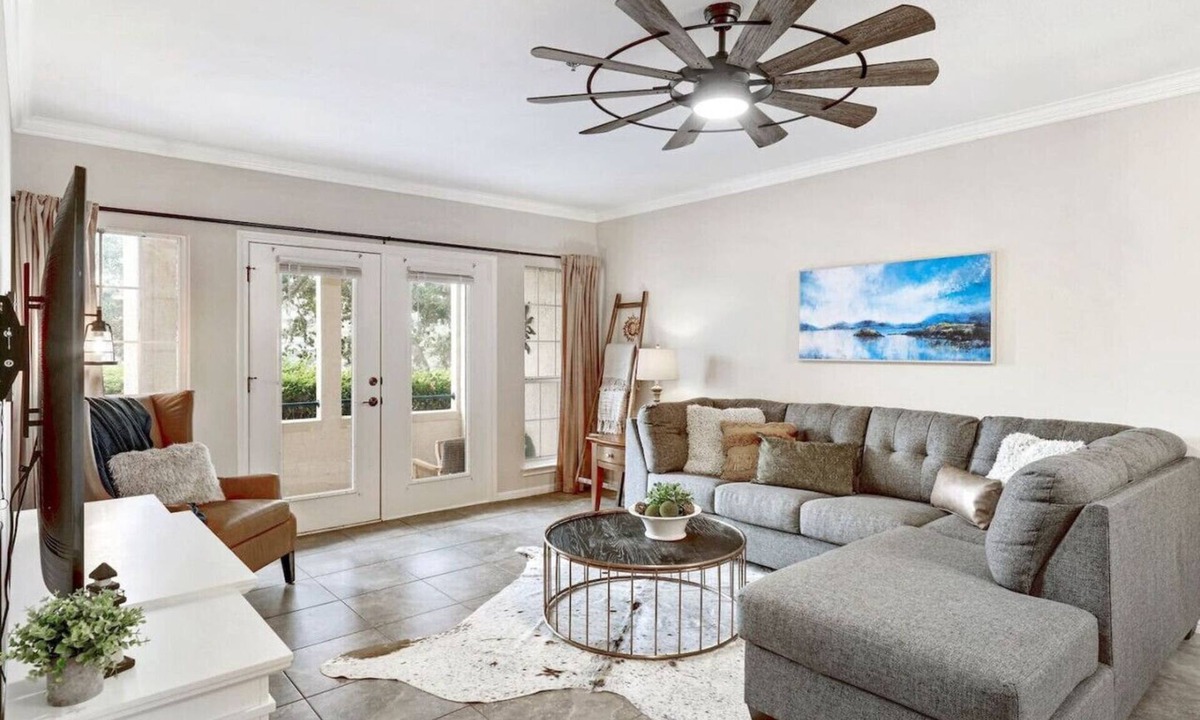 Highland Lake Estates Condo | `Lakeside Haven`- Hot Tub, Pool, Lake view!