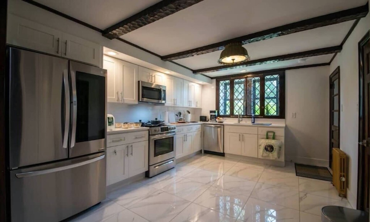 Walton Park Cottage | Lakeside Haven - Ultimate Relaxation Spot