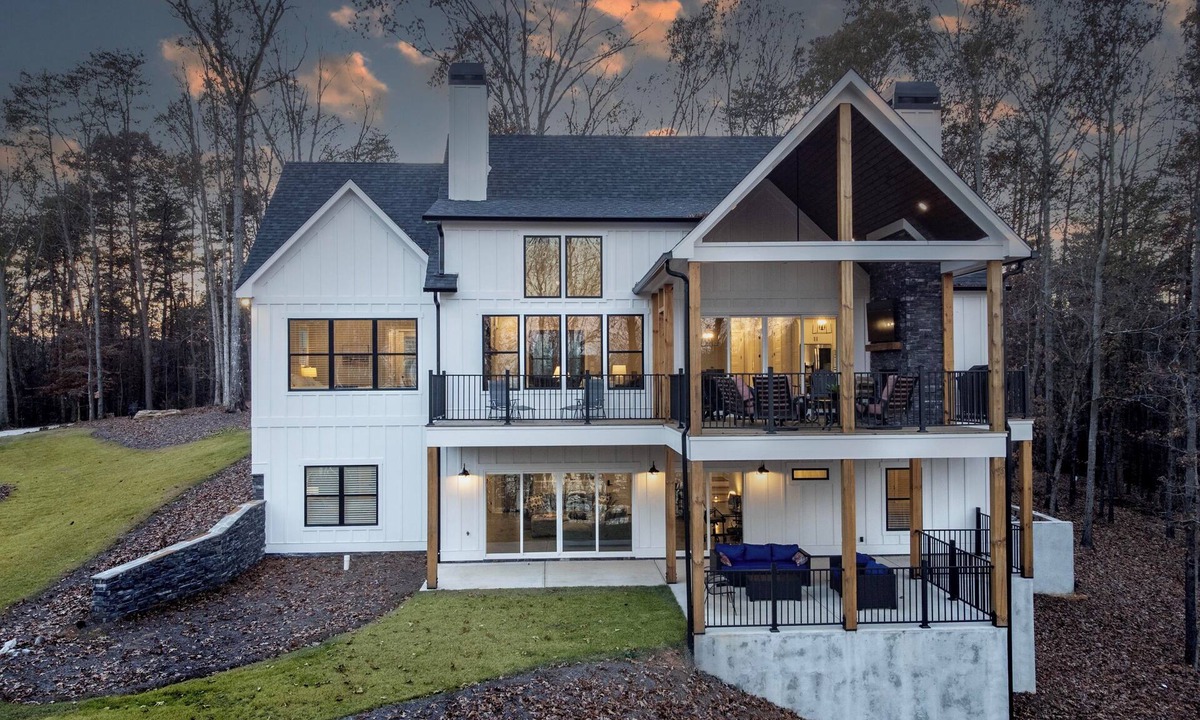 Reed Creek House | Lakeside Haven with Gourmet Kitchen