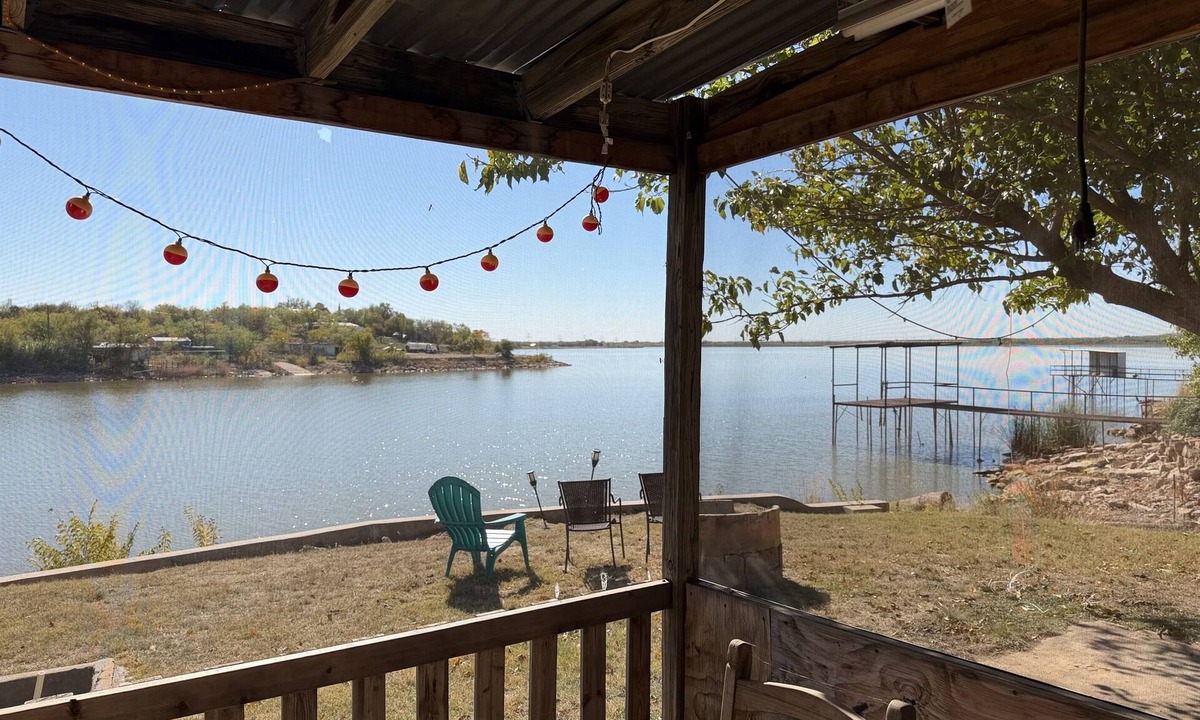 Abilene House | Lakeside Hideaway 5-Min to Shackleford AI Site!