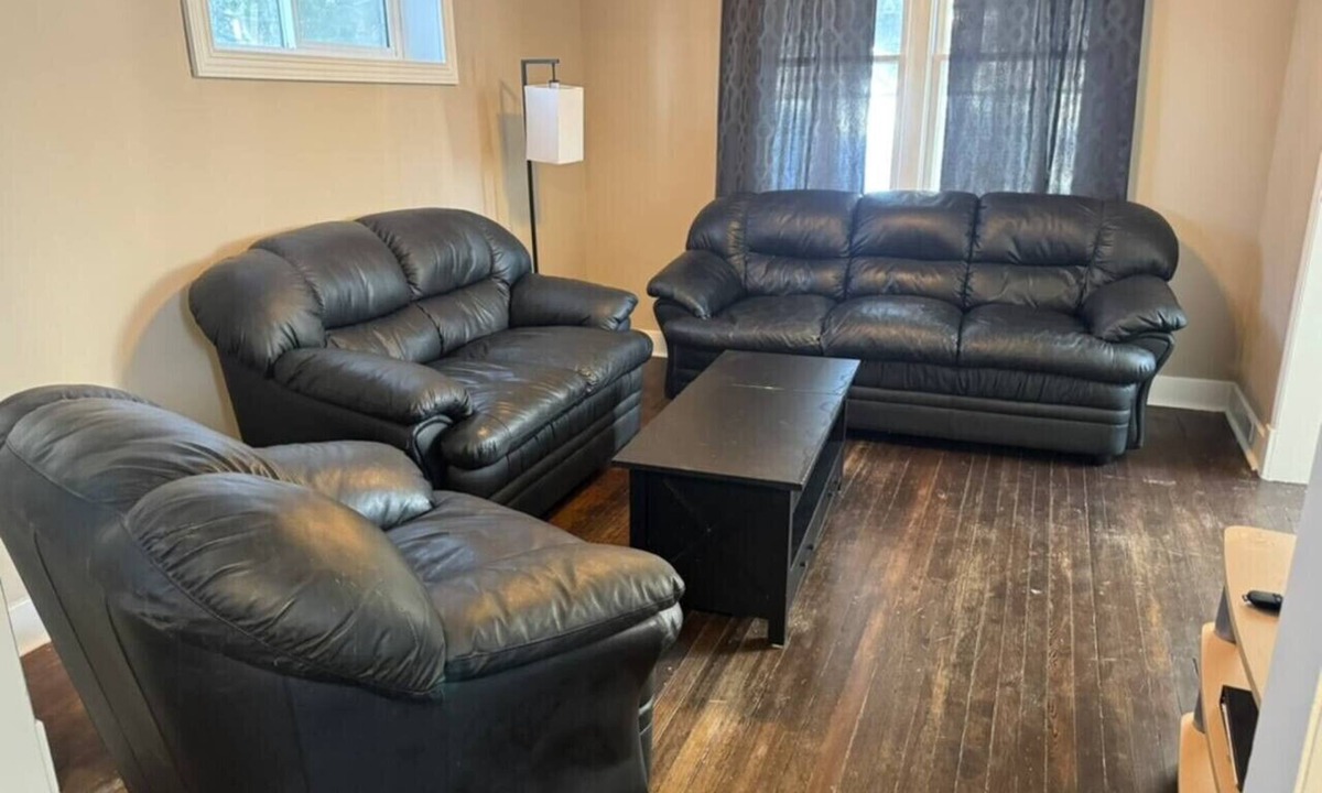 Kenora House | Lakeside house, conveniently located for families