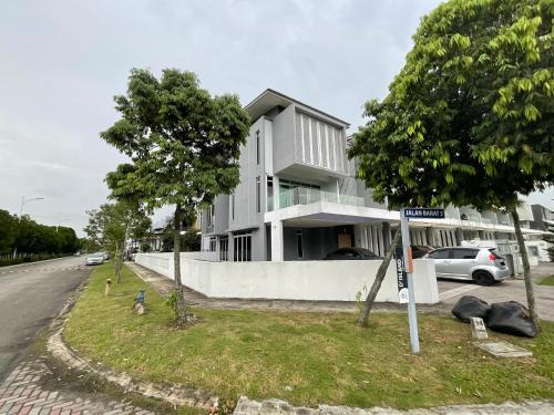 Gua Bed & Breakfast | Lakeside house