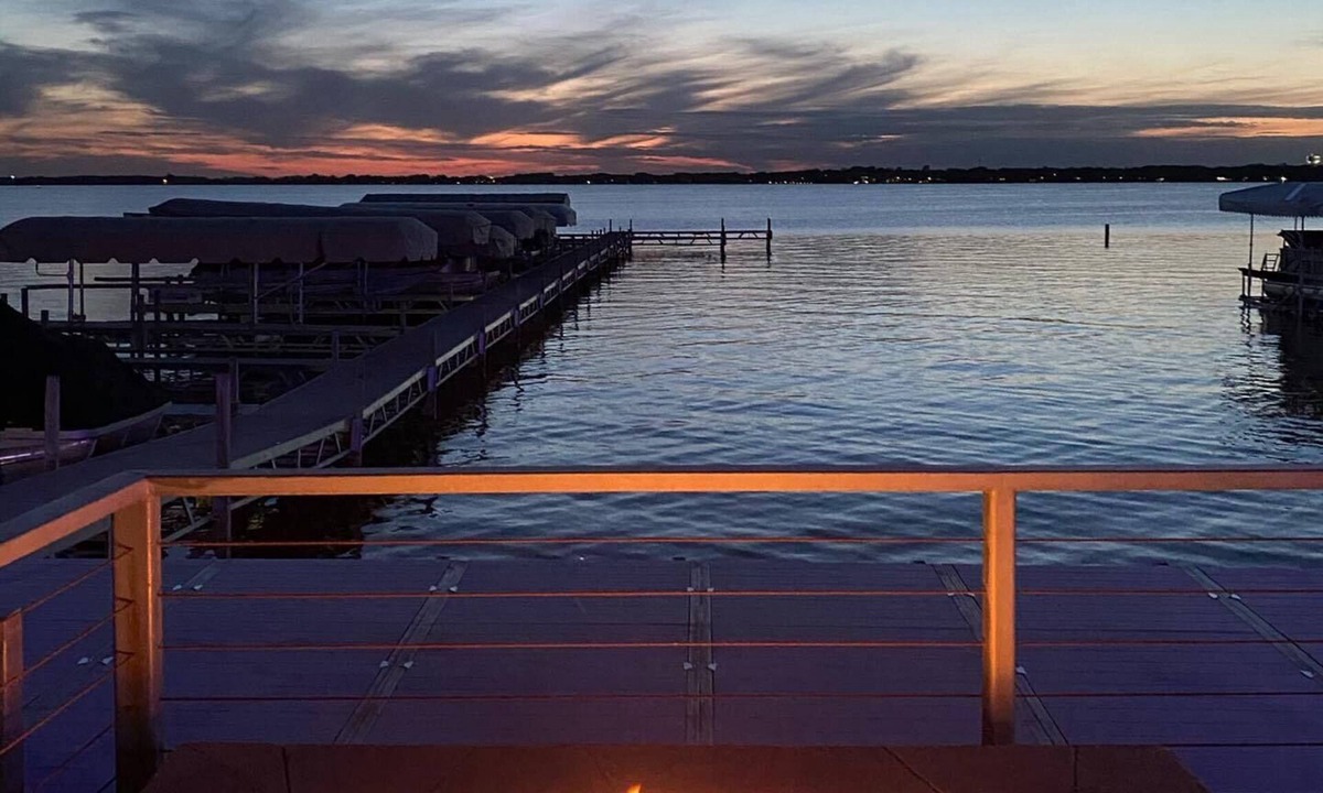 Clear Lake Hotel | Lakeside Inn