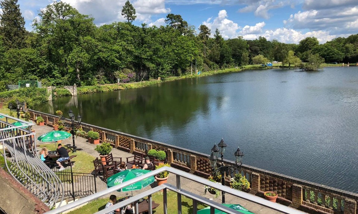 Frimley Green Hotel | Lakeside International Hotel
