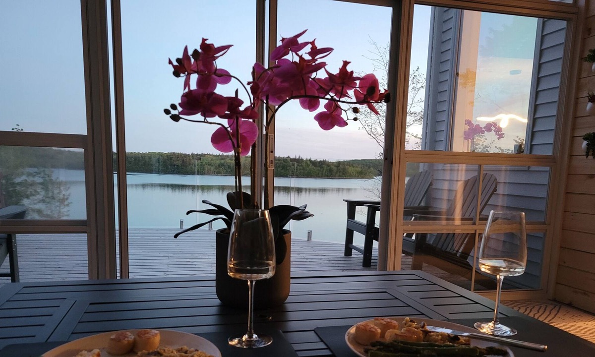 Halifax County House | Lakeside Kingdom