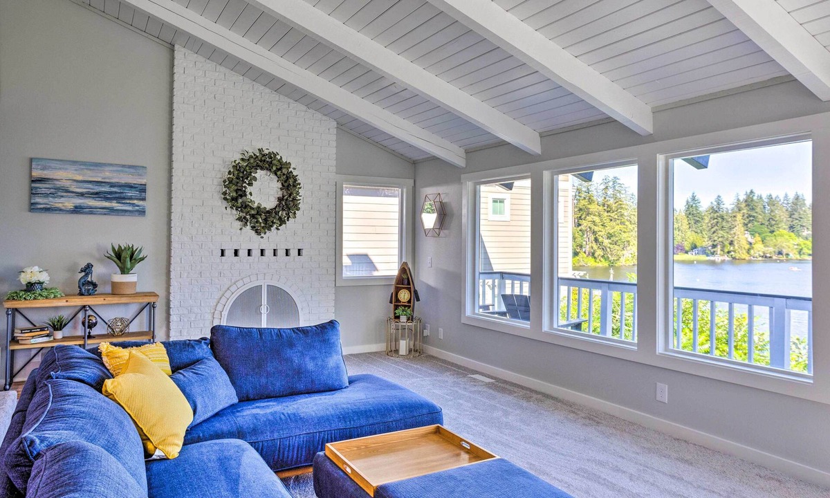 Lacey House | Lakeside Lacey Gem w/Sauna + Private Dock