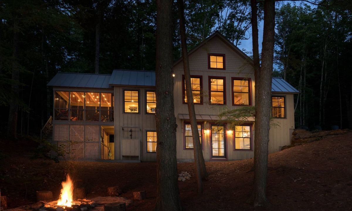 Enfield Cottage | Lakeside life at its best!