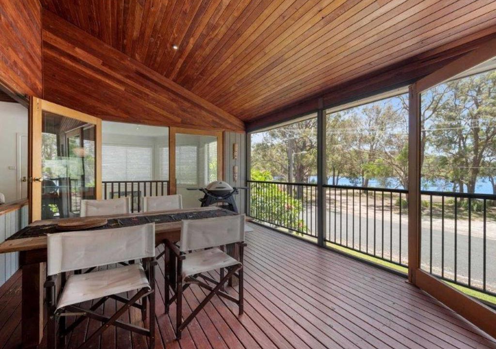 Laurieton House | Lakeside Lodge