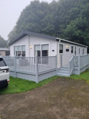 Dunbar Other | Lakeside Lodge