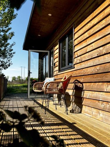 Pershore Cabin | Lakeside Lodge- 'Swallow'