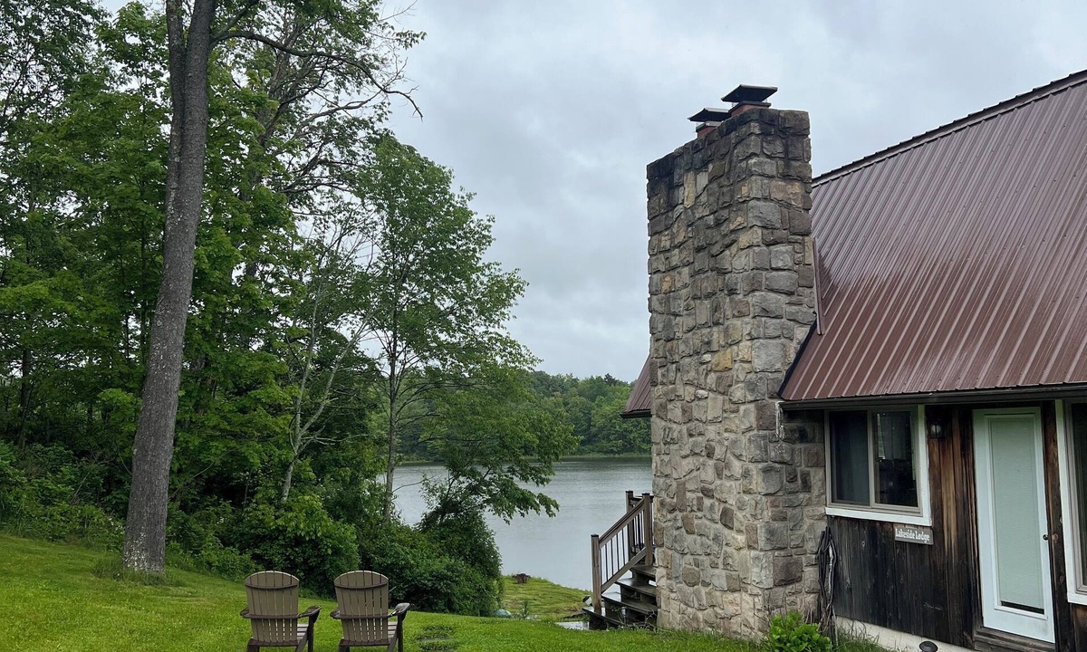 Granville Summit Cabin | Lakeside Lodge