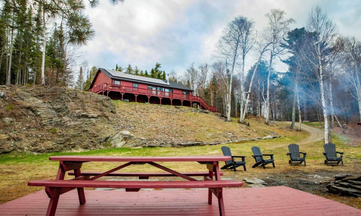 Northwest Piscataquis Cabin | Lakeside Lodge with stunning views!