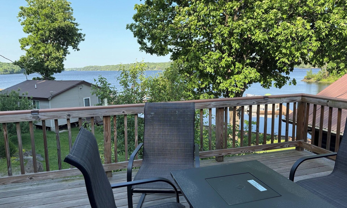 Hammond Apartment | Lakeside Loft on Black Lake