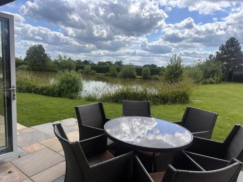 Legbourne Ski Chalet | Lakeside Log Cabin