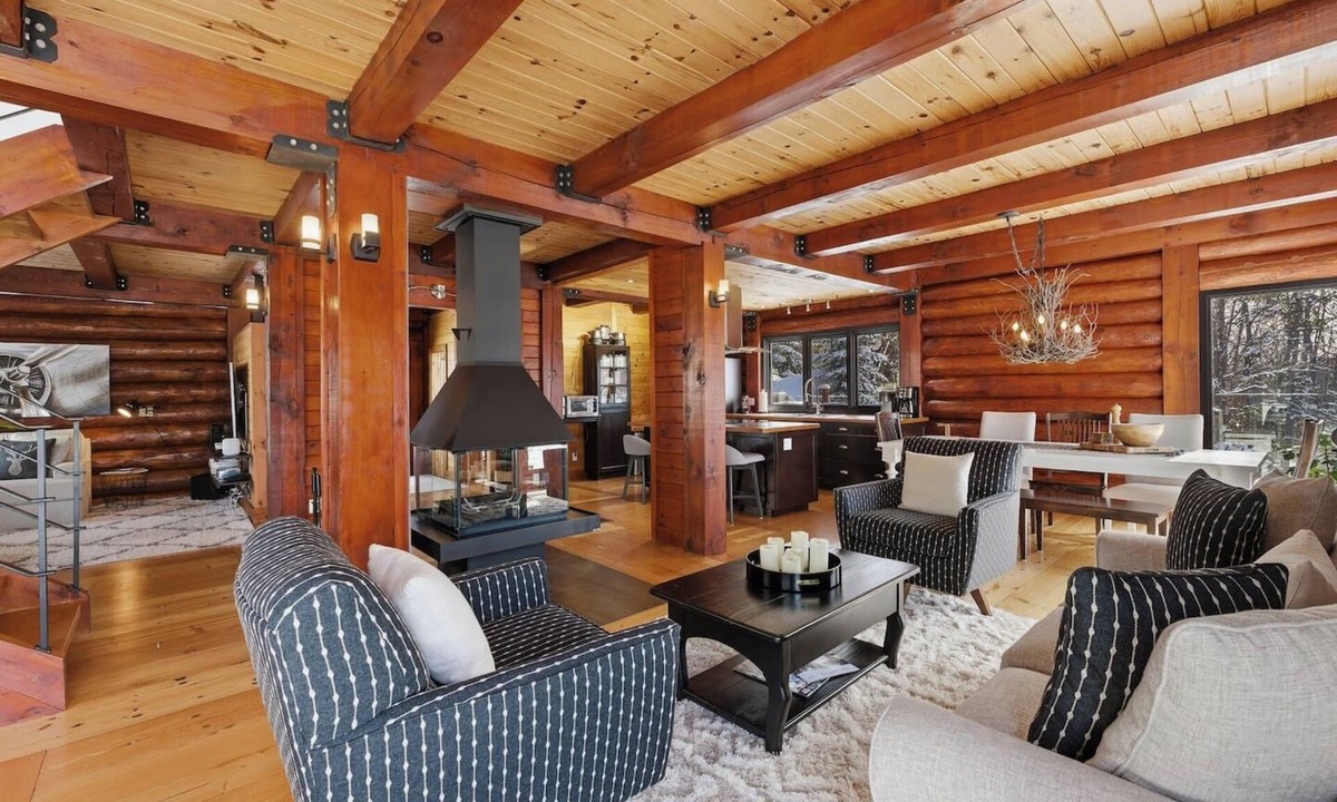 Lac Superieur Village House | Lakeside log haven 4BDR SPA