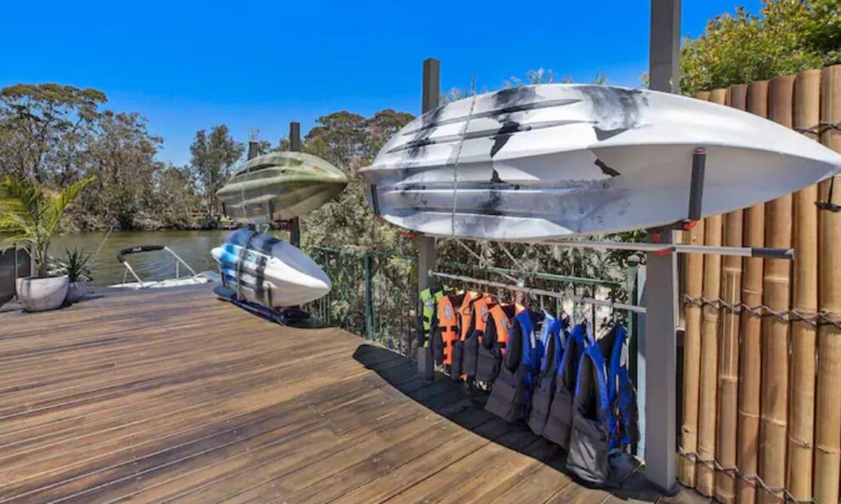 Chittaway Point House | Lakeside Luxury House