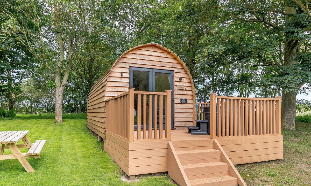 Cayton Ski Chalet | Lakeside Micro Lodge