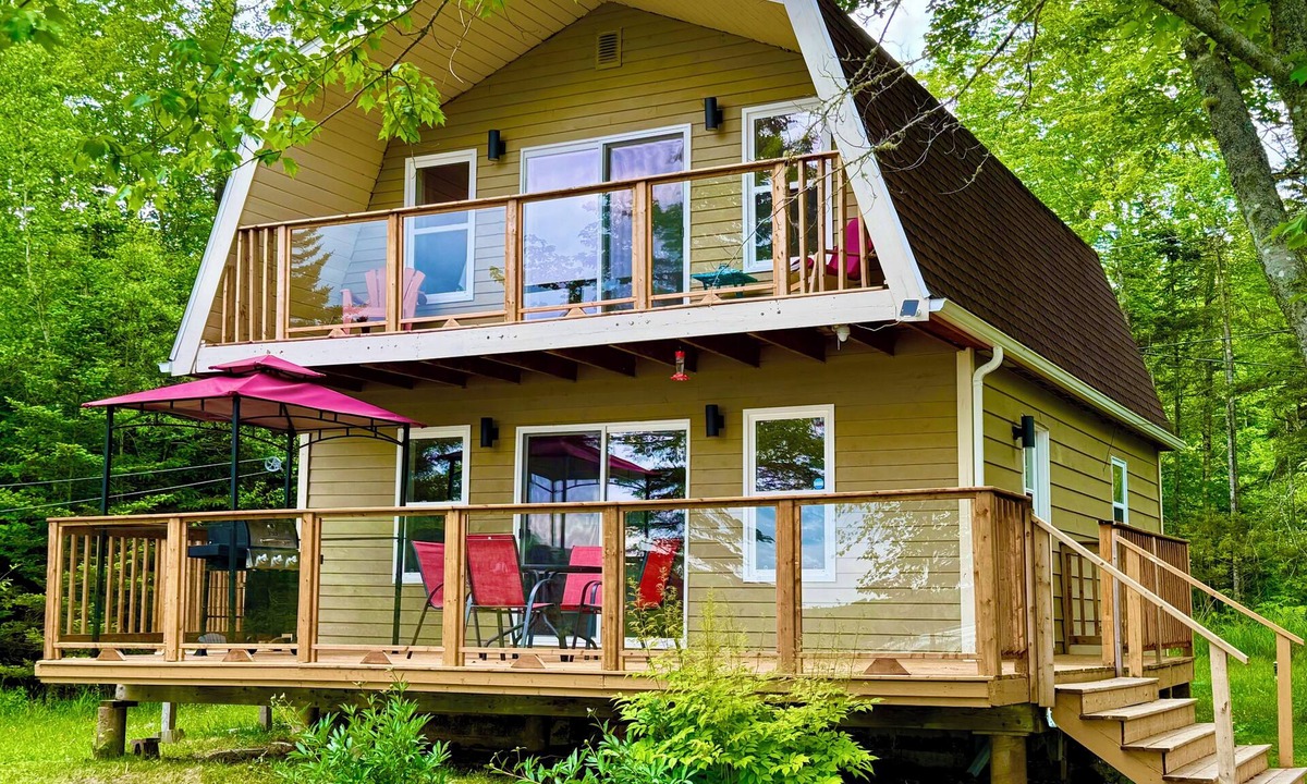 Aldersville House | Lakeside Paradise awaits you!