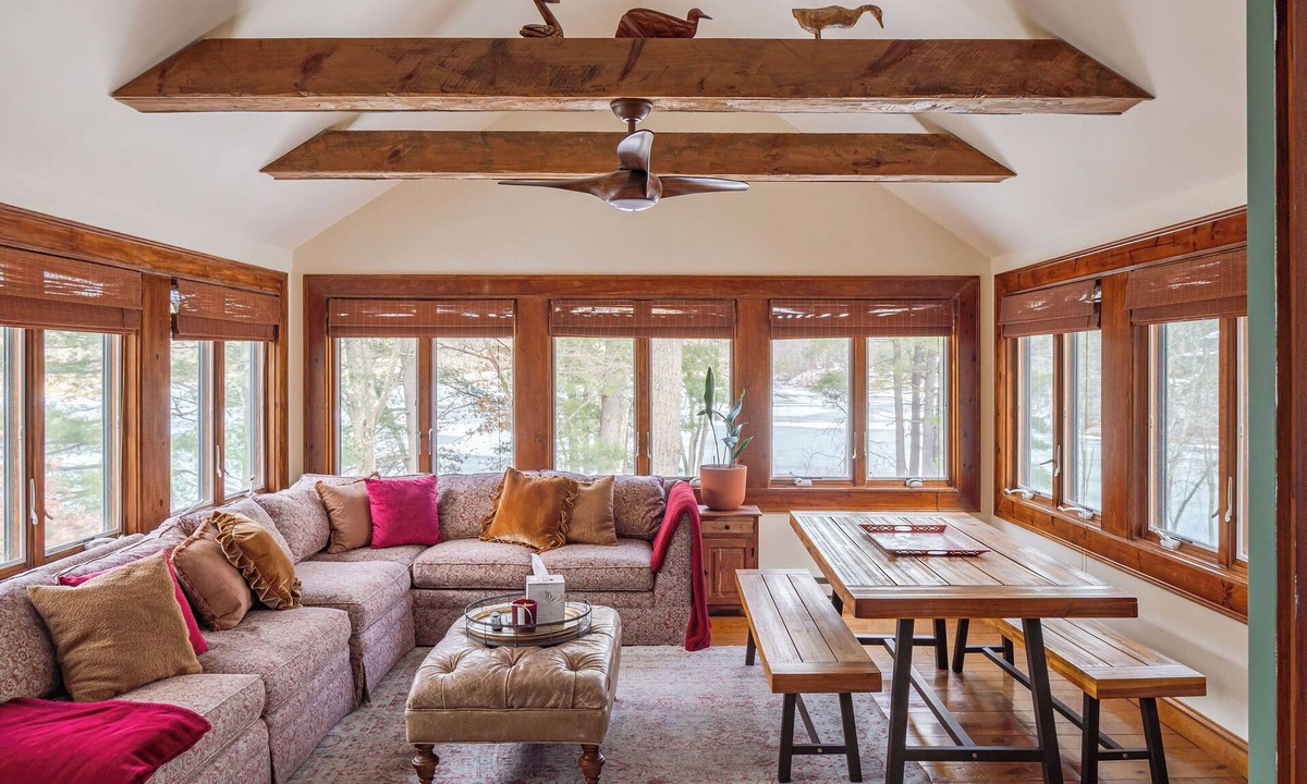 Pine Plains House | Lakeside Peninsula Escape