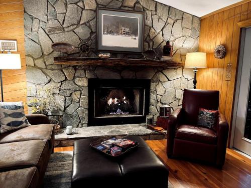 Sherrills Ford House | Lakeside Rustic Retreat