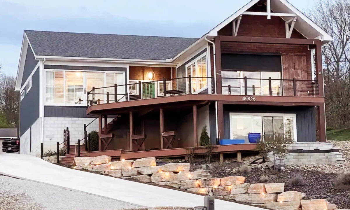 Howard House | Lakeside Sanctuary n