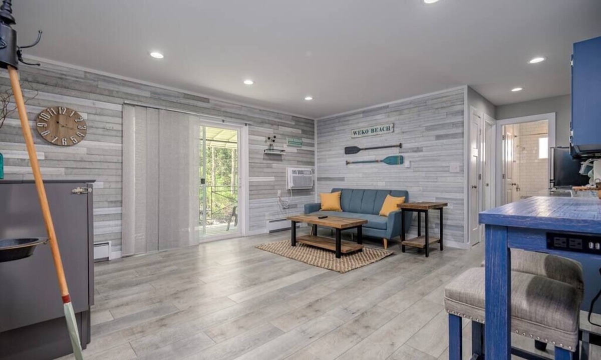 Bridgman Condo | Lakeside Serenity: 1BD Villa with Private Deck