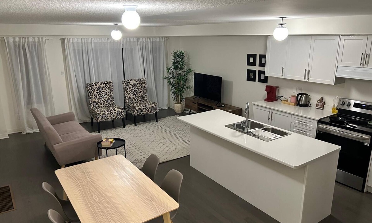 Newcastle House | Lakeside Serenity: A Modern 3BR Family Getaway
