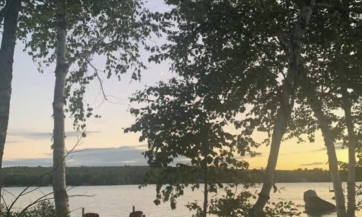 Lincoln House | Lakeside Serenity: Your Private Waterfront Escape