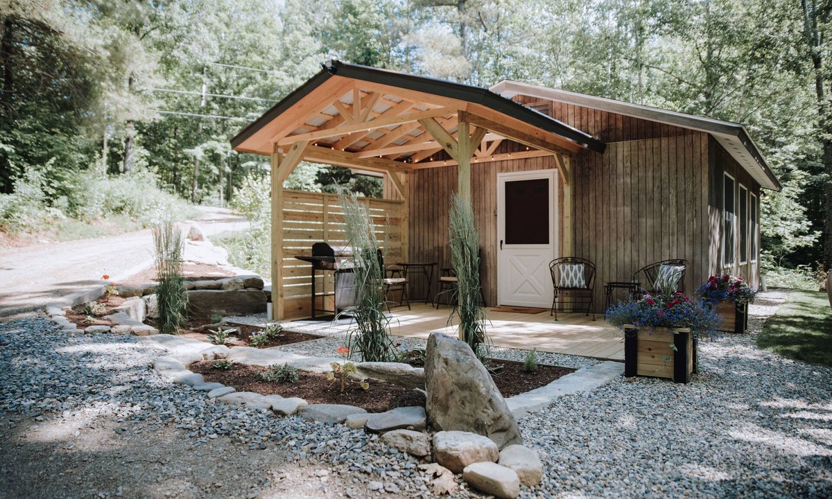 Liberty Cottage | Lakeside Studio Cottage with Lake Access and Dock