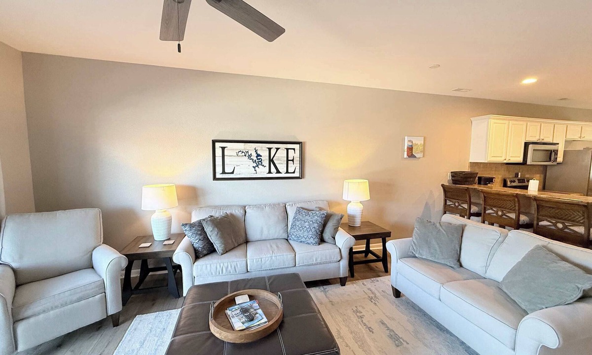 Camdenton Condo | Lakeside Sunrise Water Views
