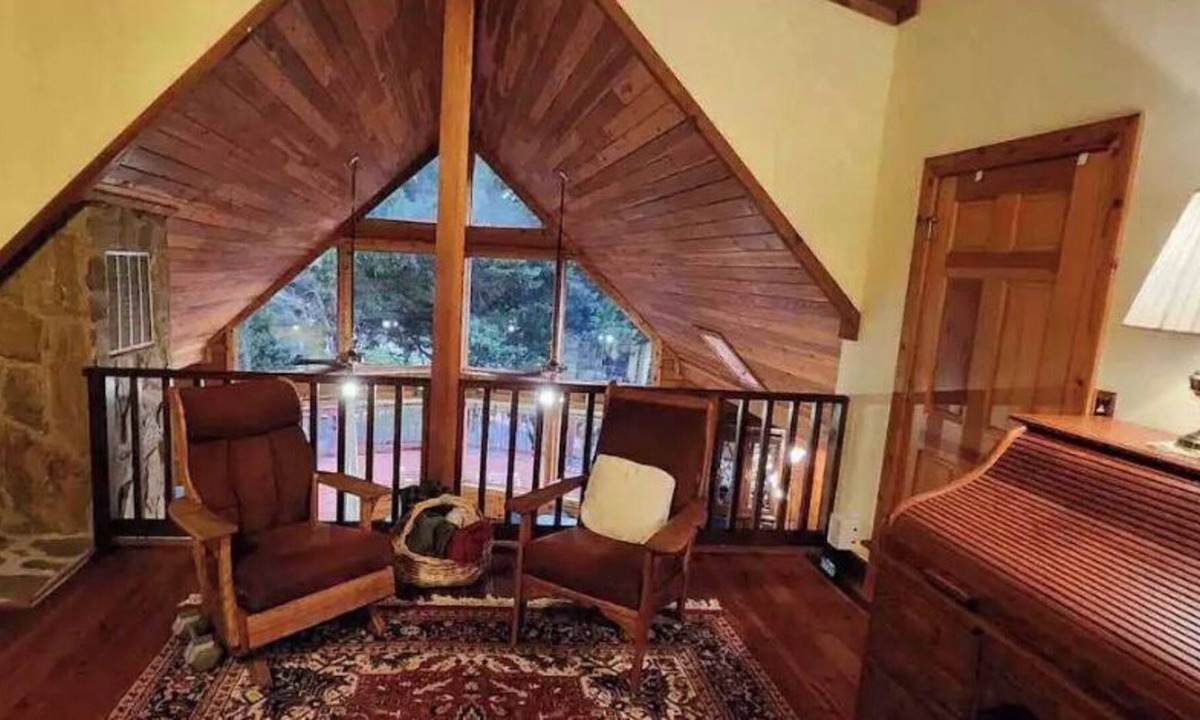 Livingston Cabin | Lakeside sunset cabin