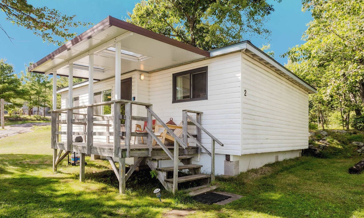 Carling Cottage | Lakeview 3-bedroom Cottage, BBQ, Firepit, Beach #2