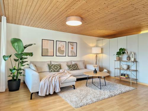 Amden Apartment | Lakeview-Apartment - Komplette Wohnung mit Seeblick an ruhiger Lage