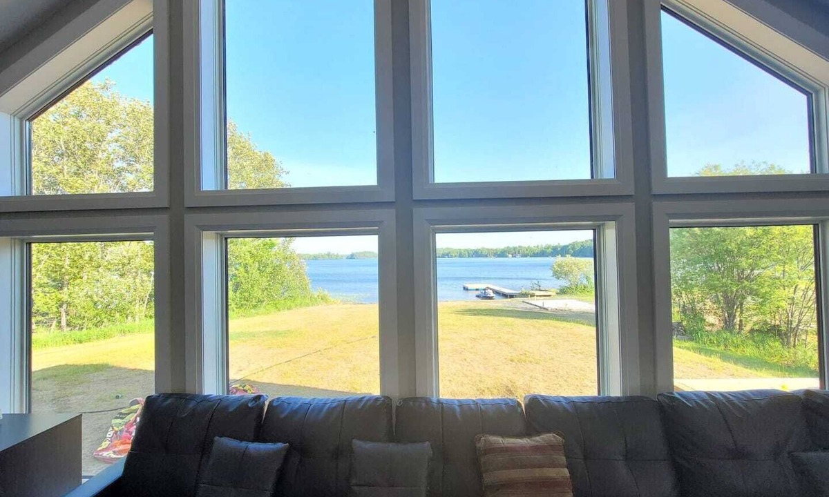 Port Carmen House | LAKEVIEW-BEAUTIFUL BRAND NEW COTTAGE PRIVATE BEACH